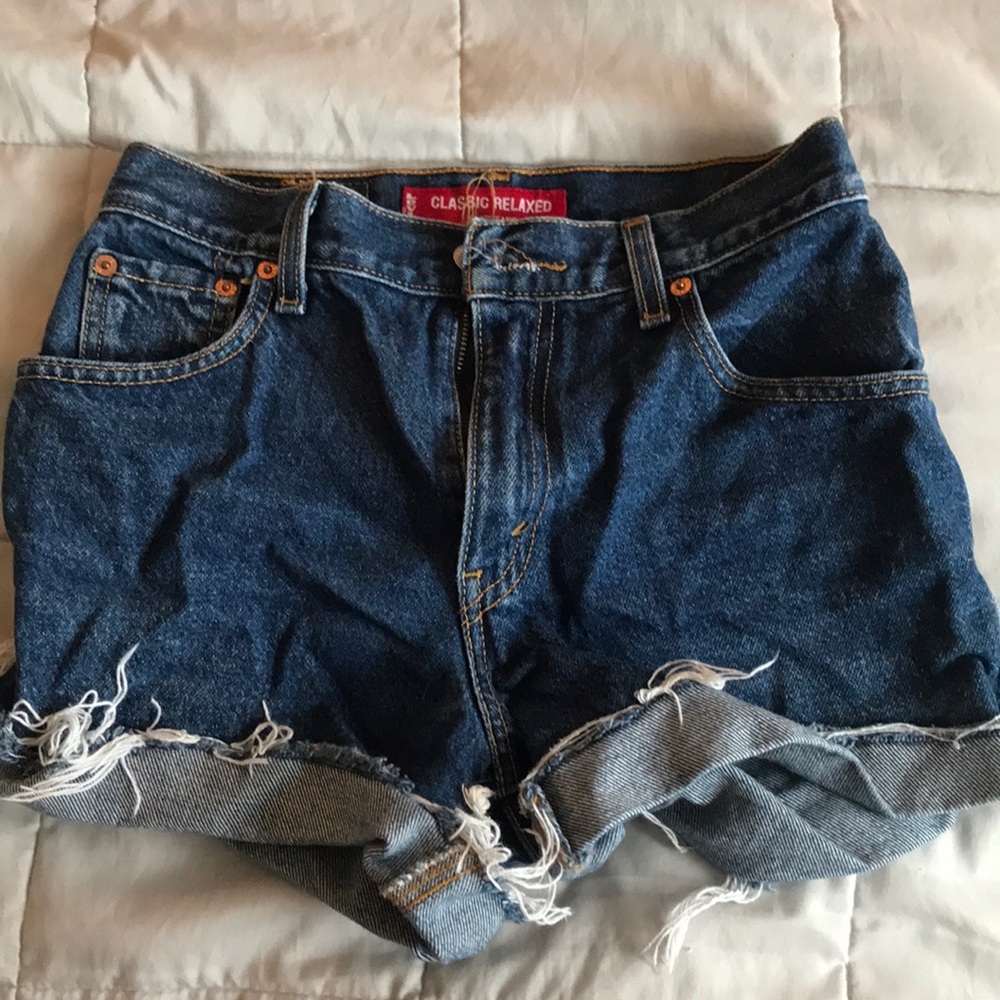 Hi waist Levi cut off shorts fits size 2